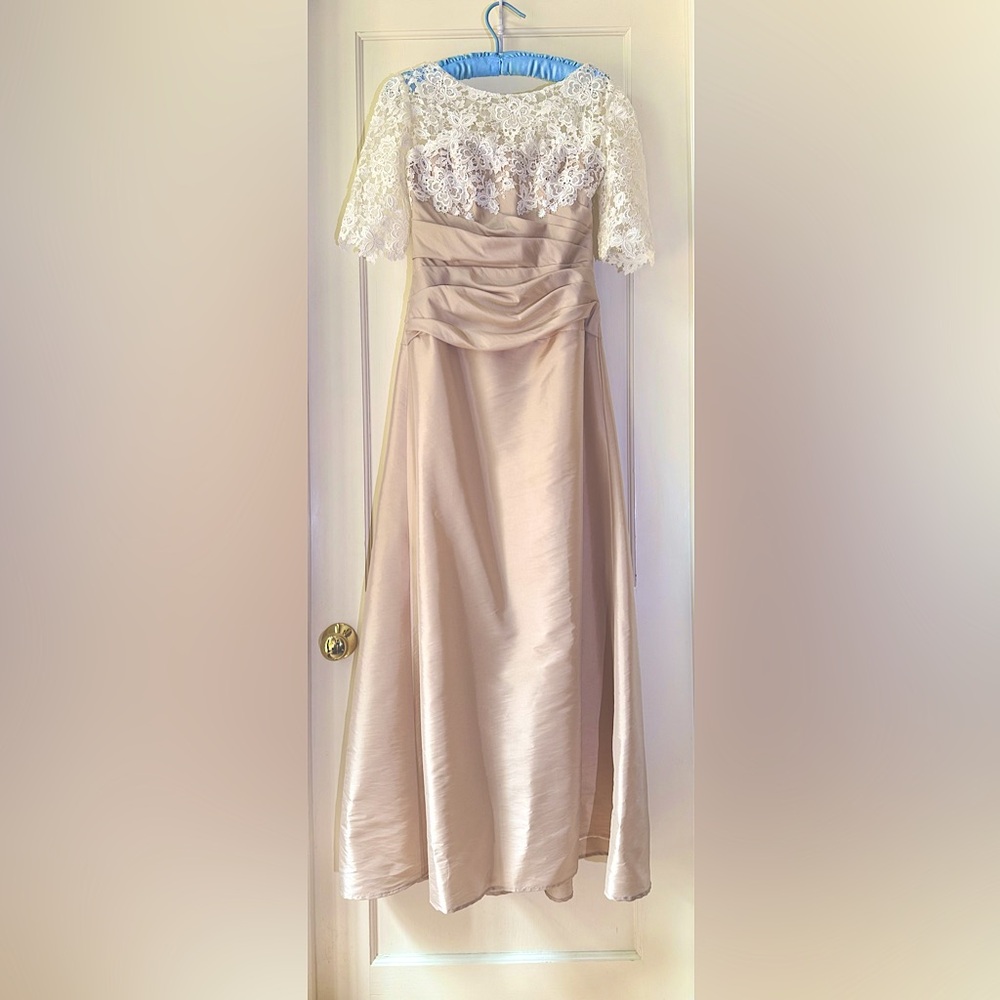 WATTERS & WATTERS Formal / Mother Of The Bride Dress/Gown (Champ & Ivory) - Sz 8